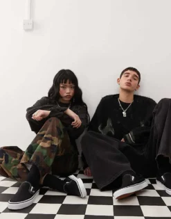 Vans Classic Slip-On Trainers In Black And White For Unisex -Kidivita Store 202646879 3