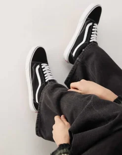Vans Classic Old Skool Trainers In Black And White For Men 8 Vans Classic Old Skool Trainers In Black And White For Men -Kidivita Store 202760071 4