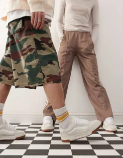 Vans Hylane Chunky Suede Trainers In Off White For Unisex