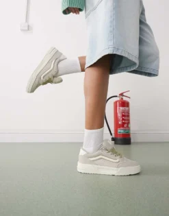 Vans Hylane Chunky Suede Trainers In Light Tan For Unisex
