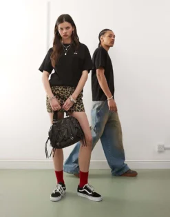 Vans Left Chest Logo Oversized Fit T-shirt In Black For Unisex -Kidivita Store 208326050 1 black 1