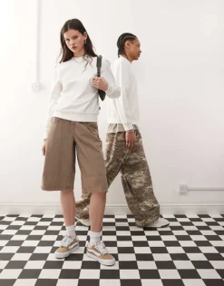 Vans Essential Relaxed Fit Central Logo Sweatshirt In Off White For Unisex -Kidivita Store 208326097 4