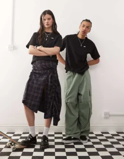 Vans Salton Left Chest Skateboard Logo Oversized Fit T-shirt In Black - BLACK For Unisex -Kidivita Store 208326105 3